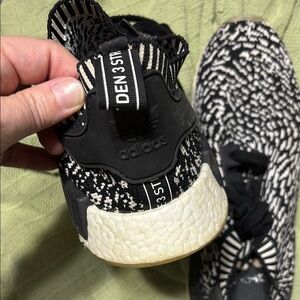 Adidas NMD_R1 Primeknit Zebra Sneakers